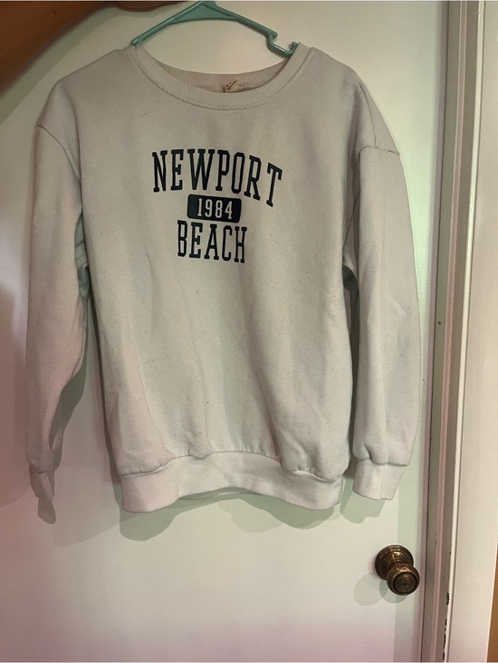 Amazon Tops - NEWPORT BEACH 1984 Graphic Crewneck Sweatshirt - White